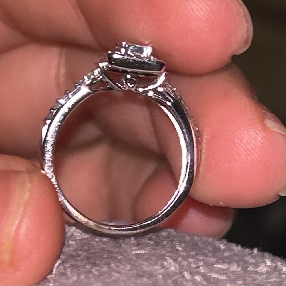 10k White Solid Gold Silver Diamond Ring - image 3